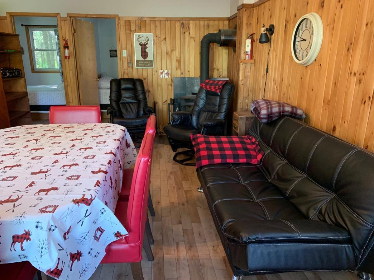 Camping Chalets Spas Pignons Rouges Saint Romain Exterior foto