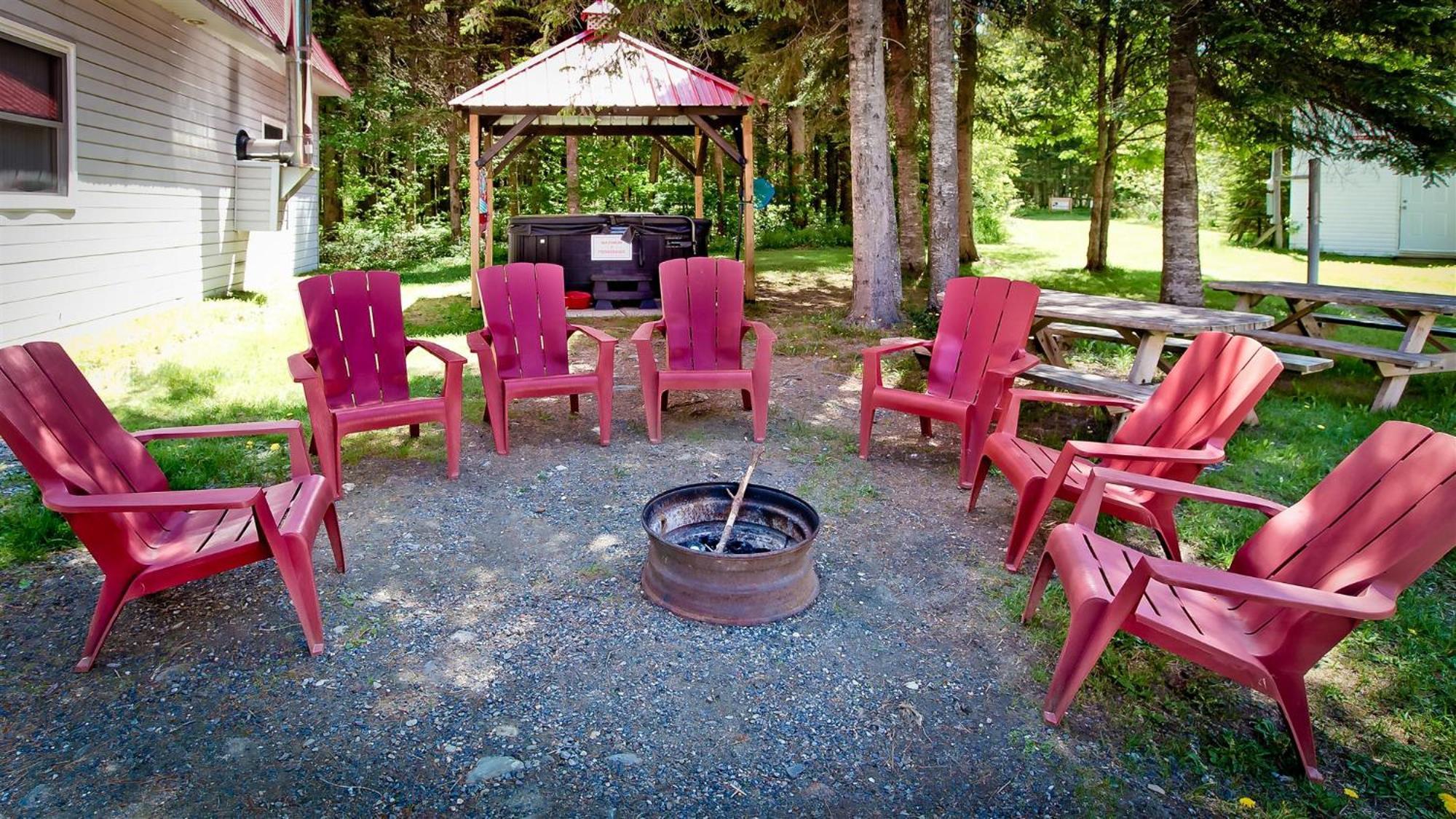 Camping Chalets Spas Pignons Rouges Saint Romain Exterior foto